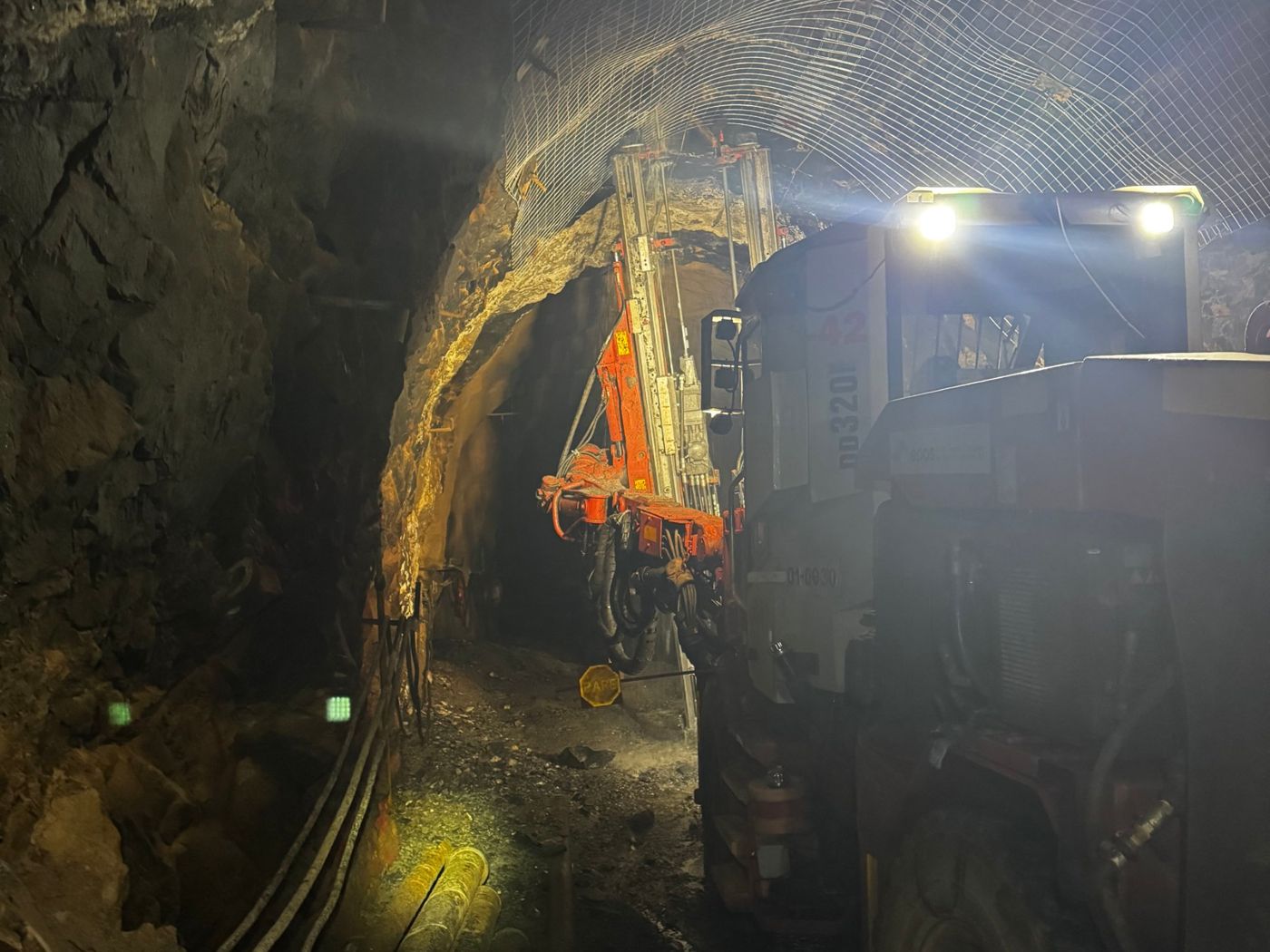 Underground development with jumbo and bolter at the face